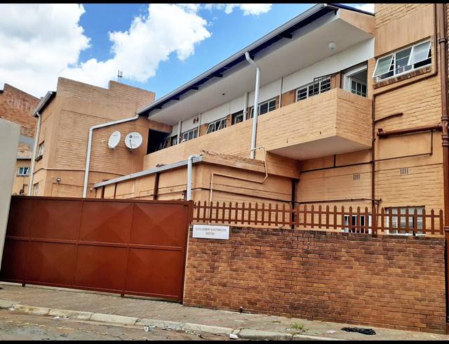 874M² BUILDING FOR SALE IN GERMISTON CENTRAL